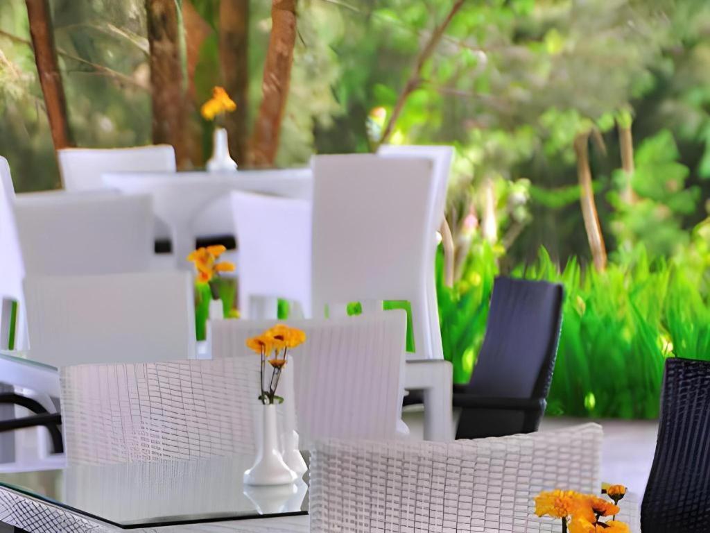 The Hill Hotel & Resort Sibolangit Exterior foto