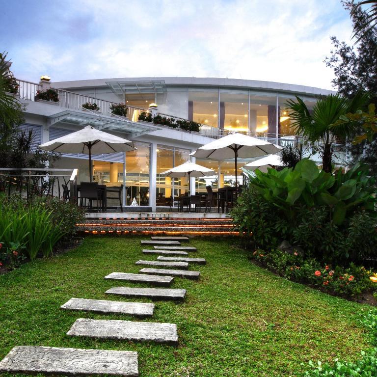 The Hill Hotel & Resort Sibolangit Exterior foto