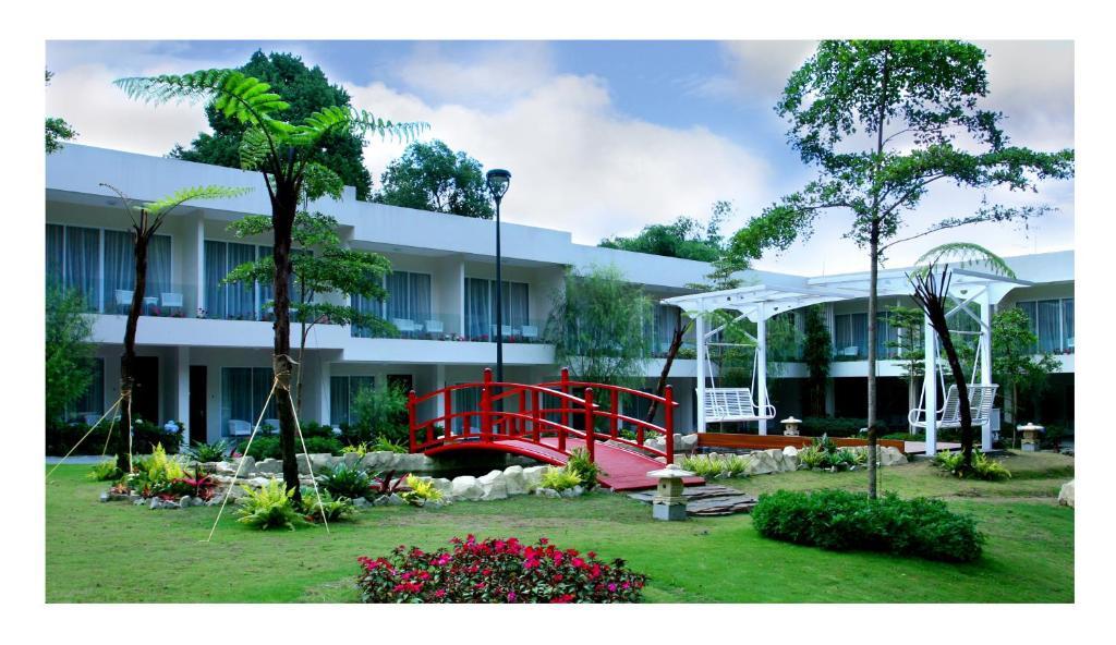 The Hill Hotel & Resort Sibolangit Exterior foto