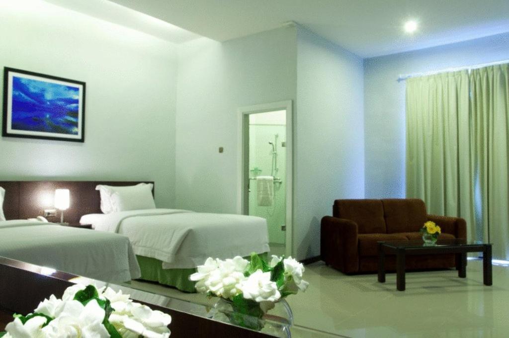 The Hill Hotel & Resort Sibolangit Exterior foto